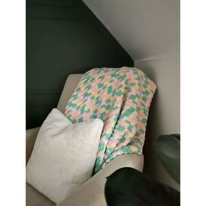Vintage Hand Knit Baby Blanket 50.5” x 40”